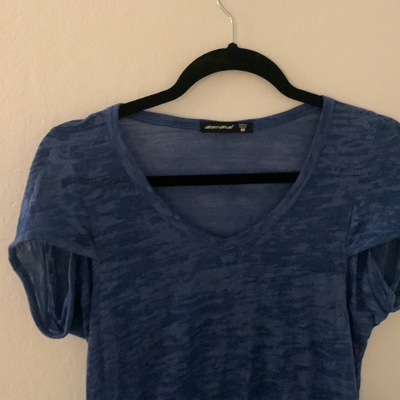 Alternative Apparel high-low T-shirt - Picture 2 of 4